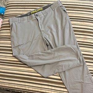 Lee khakis